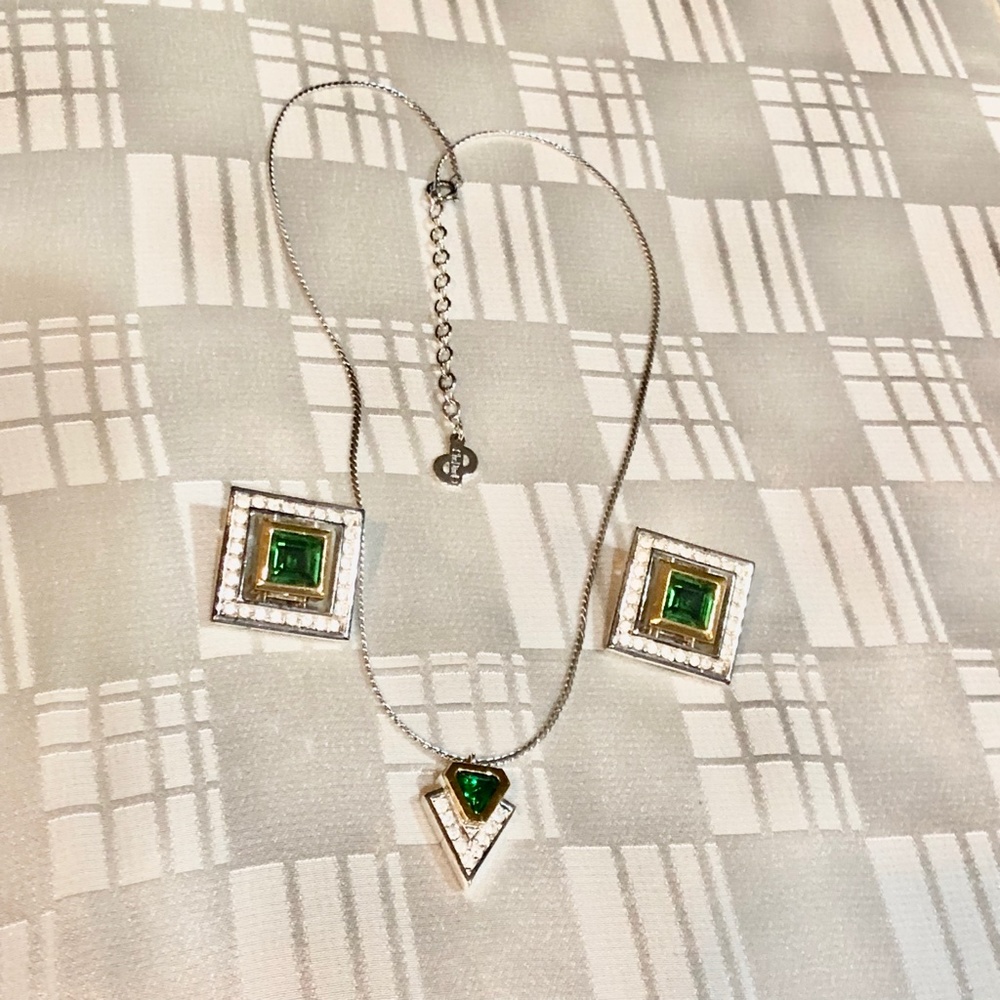 Christian Dior Emerald Green & Ice Clear Chrystal V-Necklace & Earring Set Vtg. - Picture 14 of 14